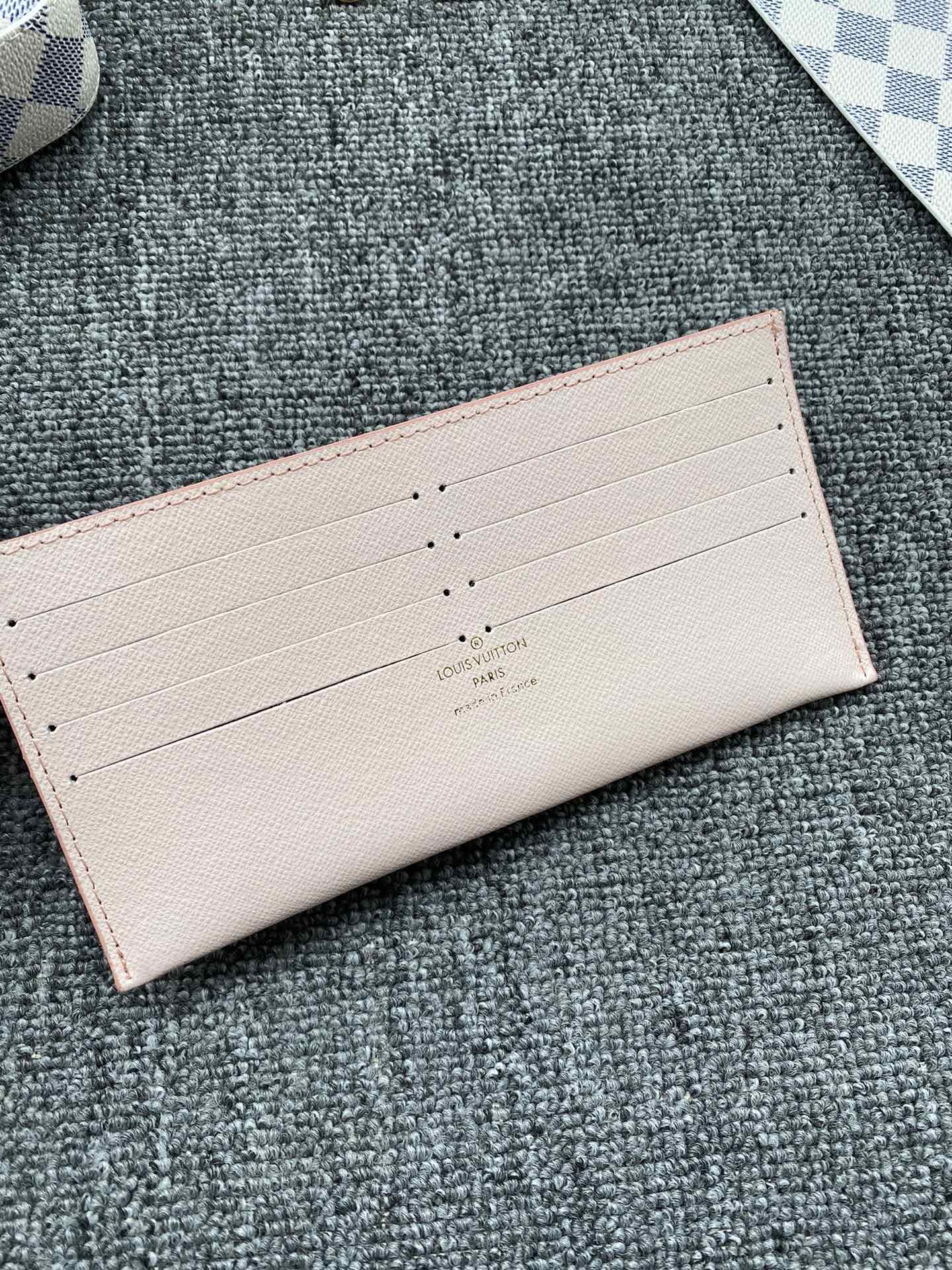 Side view of the leather chain wallet