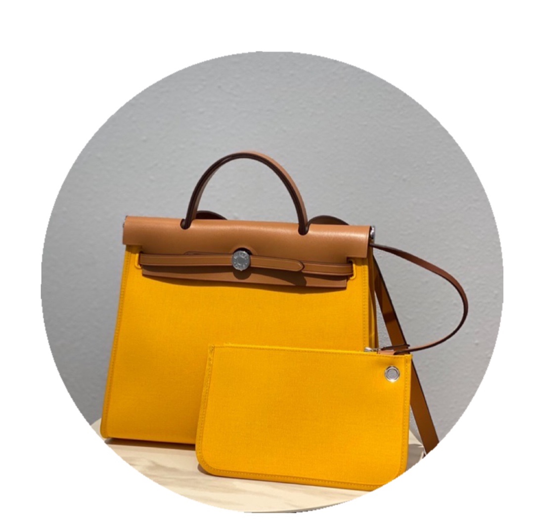 Hermès Luxury Designer Handbag Shoulder Crossbody Bag crafted in premium