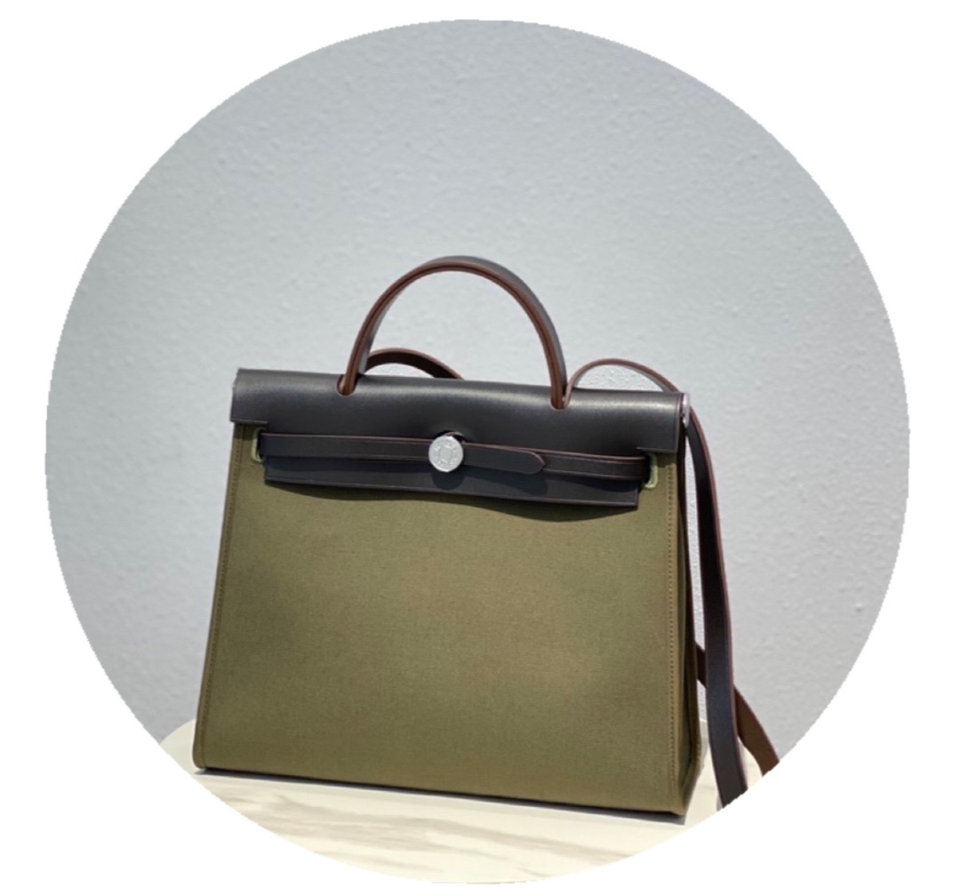 Hermès Luxury Designer Handbag Shoulder Crossbody Bag crafted in premium