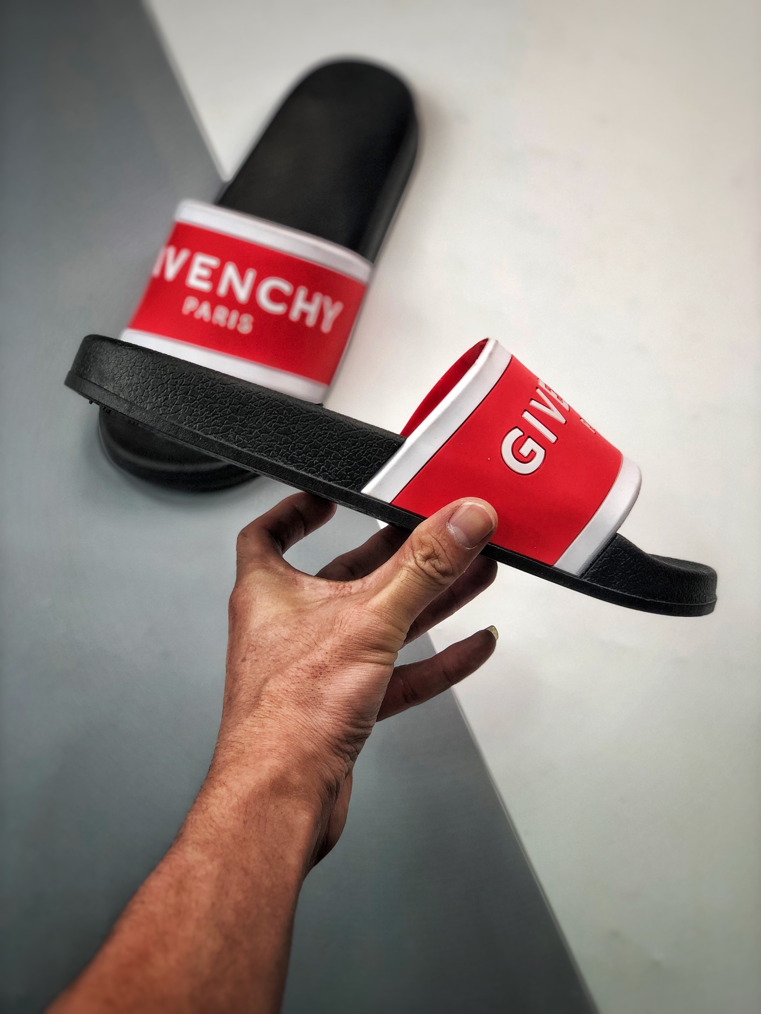 Givenchy Givenchy 19ss summer flip flops high-end luxury trendy internet celebrity style
