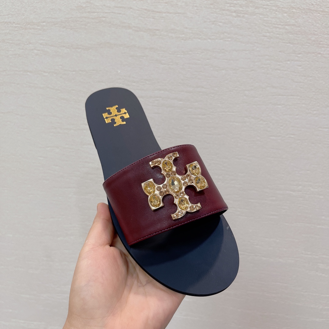Tory Burch Sandals: Stylish and Comfortable Summer Footwear at $375 - 图片 3