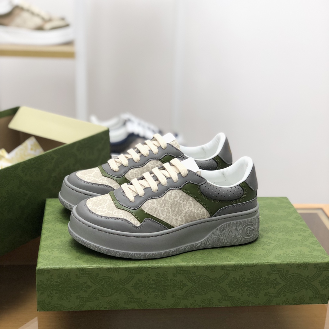 GUCCI古驰   采用牛皮材质GG印花帆布情侣款运动鞋