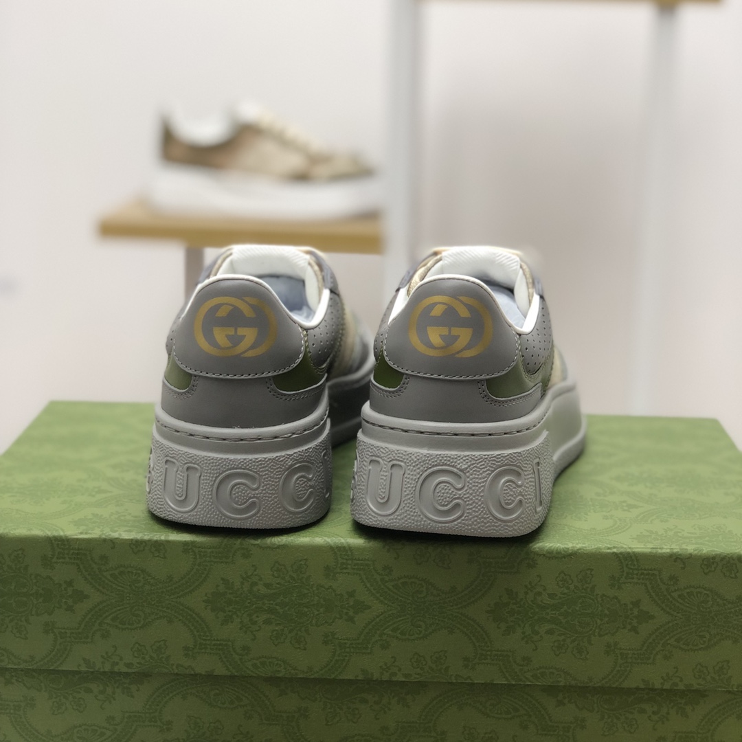 GUCCI古驰   采用牛皮材质GG印花帆布情侣款运动鞋