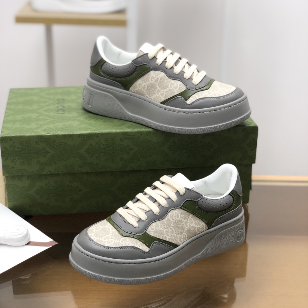 GUCCI古驰   采用牛皮材质GG印花帆布情侣款运动鞋