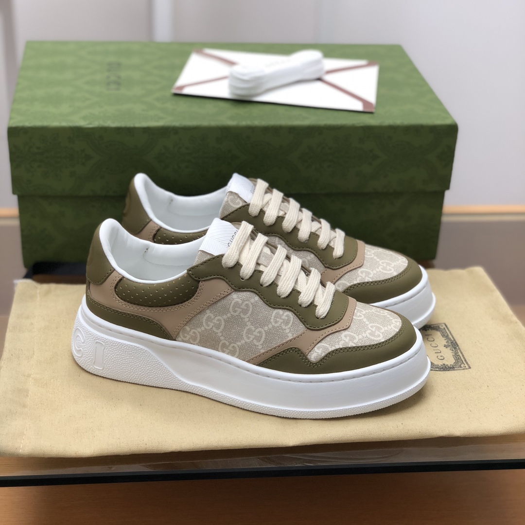 GUCCI古驰 采用牛皮材质GG印花帆布情侣款运动鞋