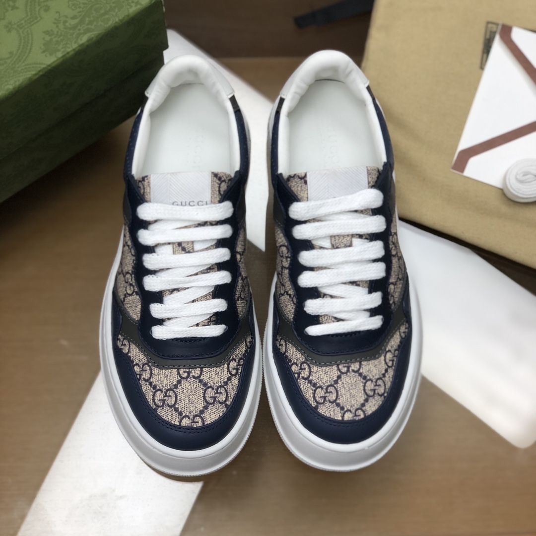 GUCCI古驰 采用牛皮材质GG印花帆布情侣款运动鞋