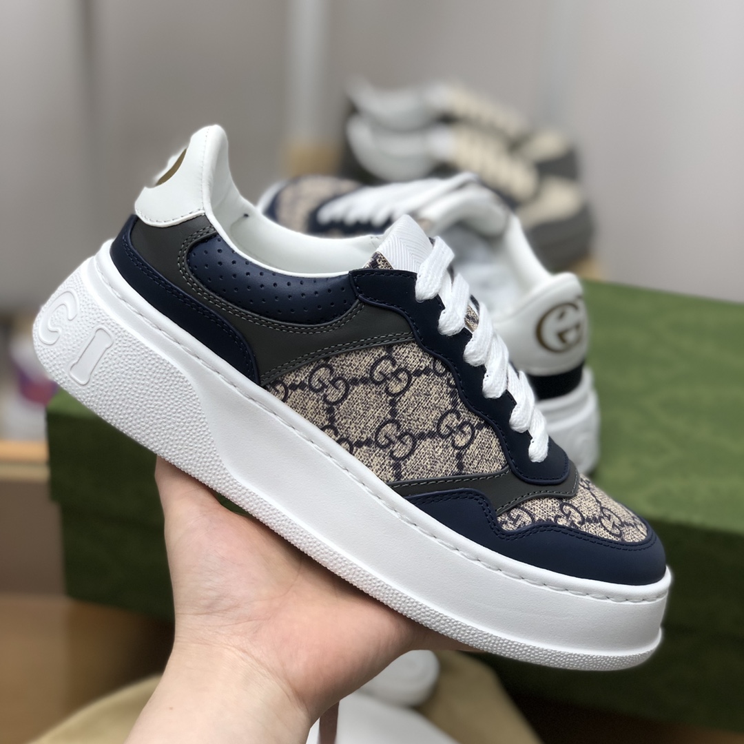 GUCCI古驰 采用牛皮材质GG印花帆布情侣款运动鞋