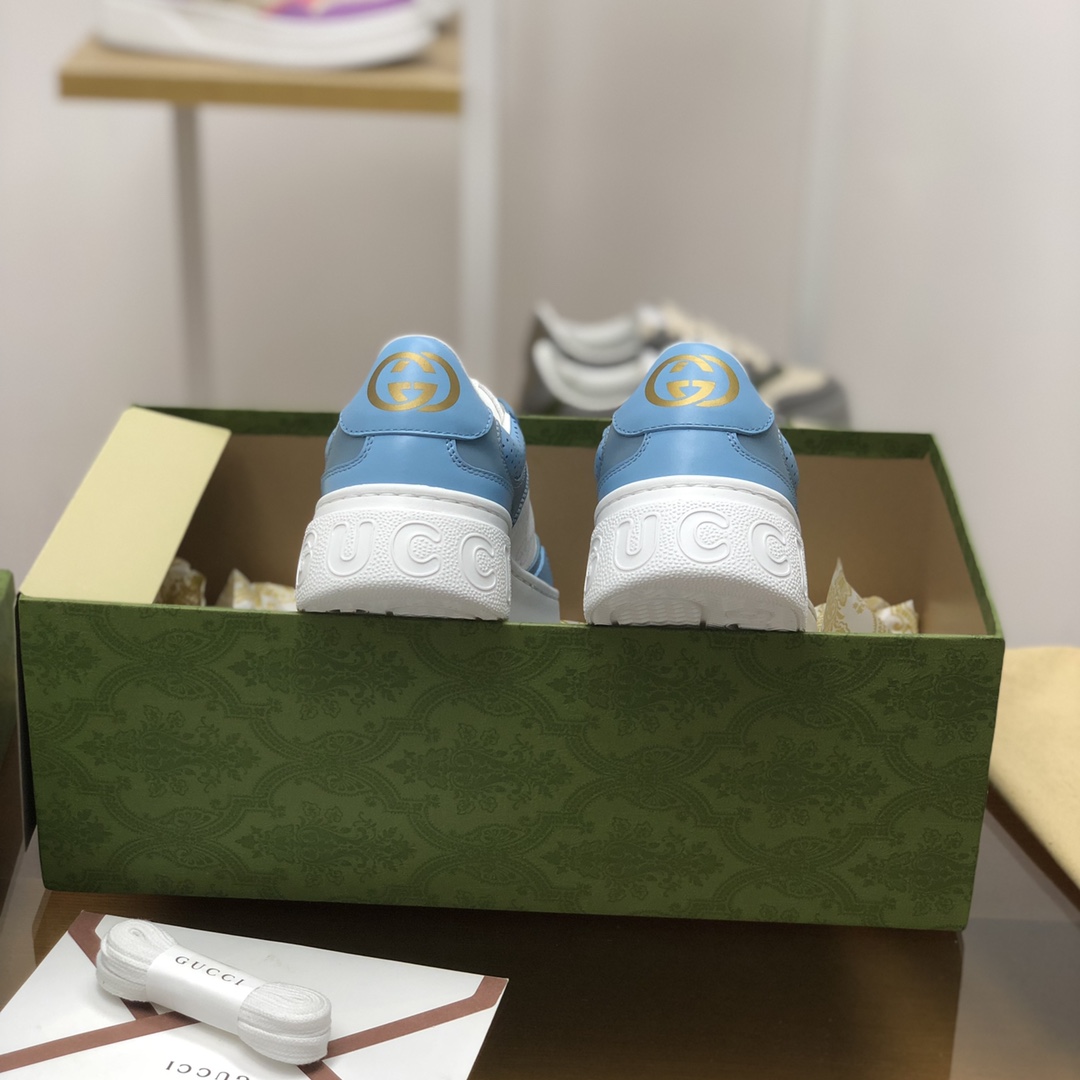 GUCCI古驰 采用牛皮材质GG印花帆布情侣款运动鞋