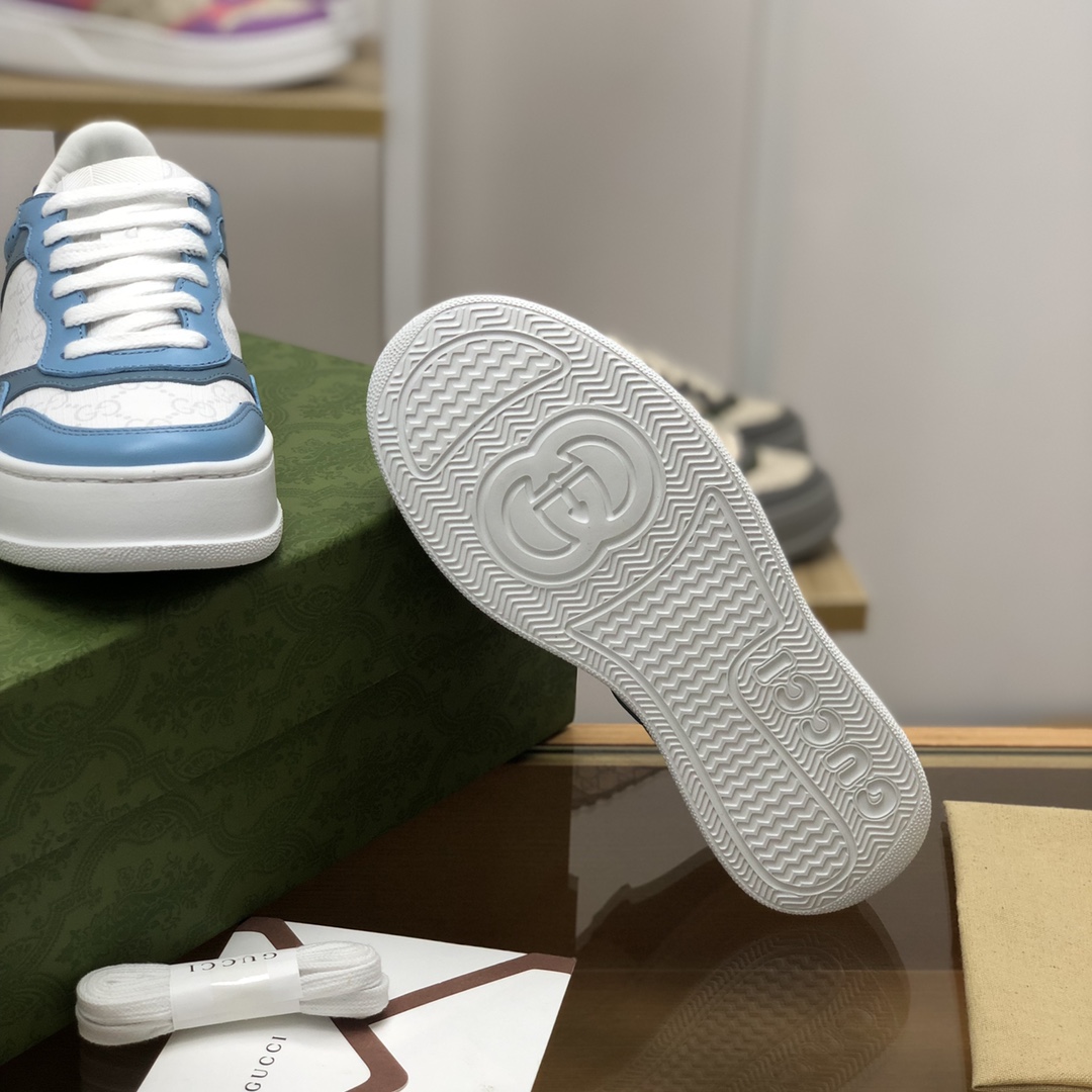 GUCCI古驰 采用牛皮材质GG印花帆布情侣款运动鞋