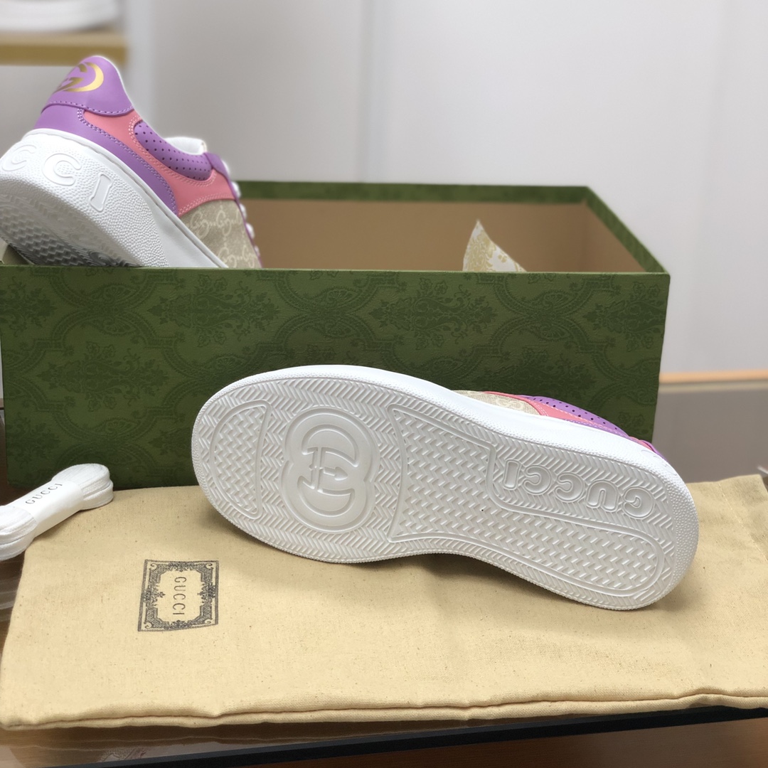 GUCCI古驰   采用牛皮材质GG印花帆布女款运动鞋