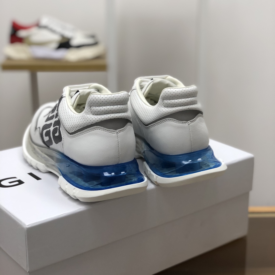 Givenchy/纪梵希   采用白色镂空皮革材质LOGO刺绣男士低帮慢跑运动鞋