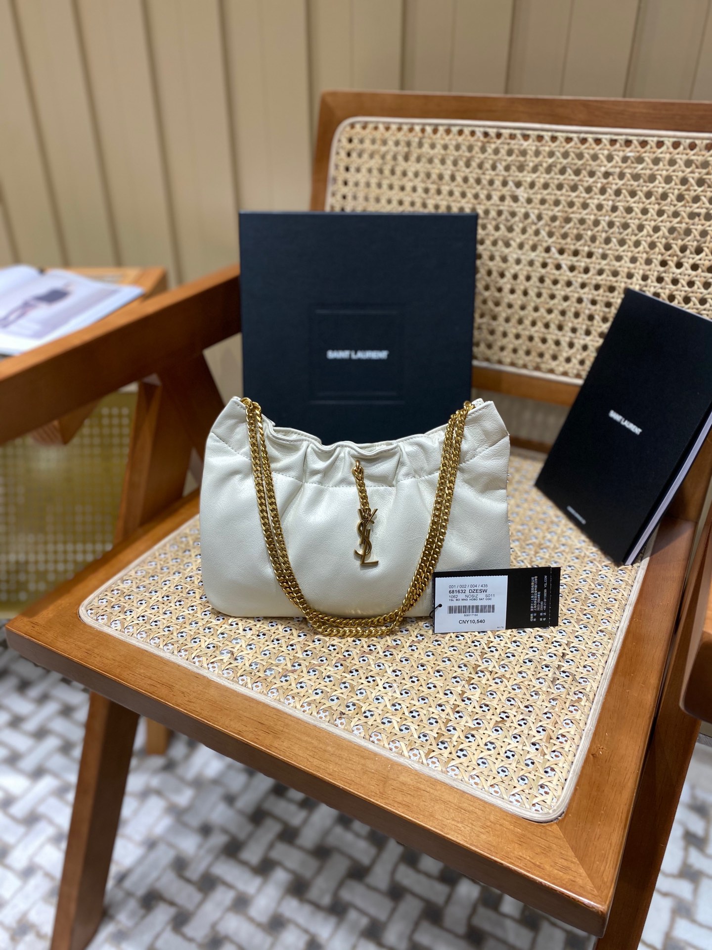 Saint laurent Ysl 专柜新款云朵型腋下链条包 681632白色金扣