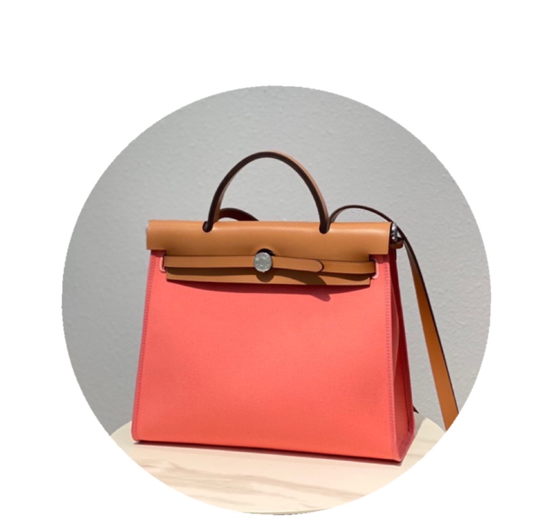 Hermès Luxury Designer Handbag Shoulder Crossbody Bag crafted in premium