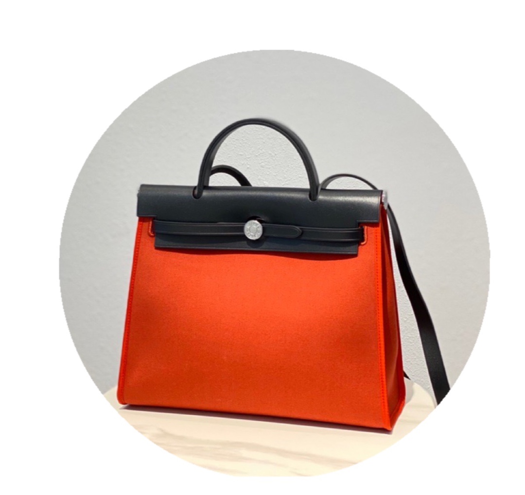Hermès Luxury Designer Handbag Shoulder Crossbody Bag crafted in premium
