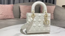 Where should I buy replica
 Dior Bags Handbags White Cowhide Lady