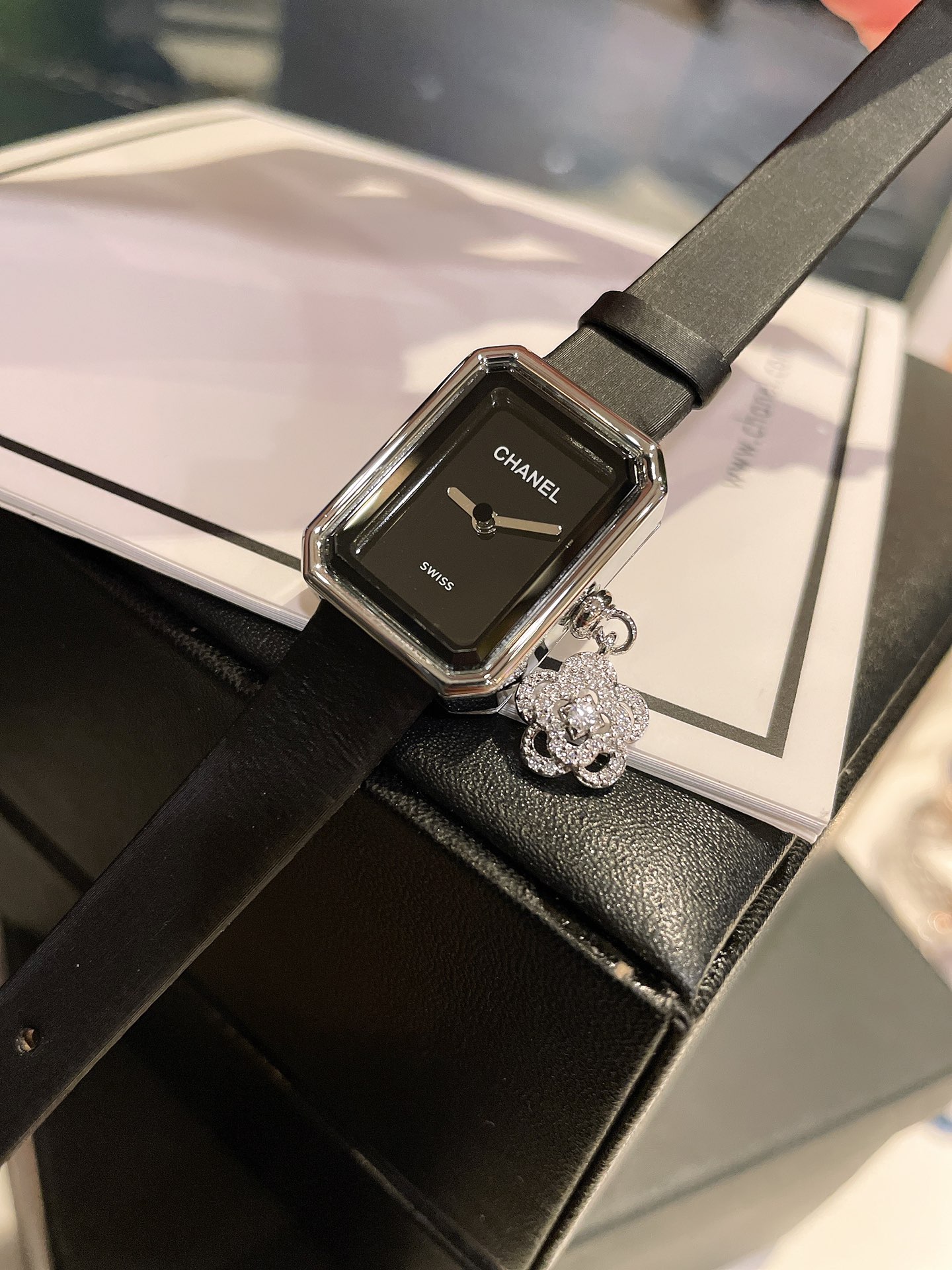 Chanel Première Mini black case, black dial, black strap, silver bezel 19mm Women's Quartz