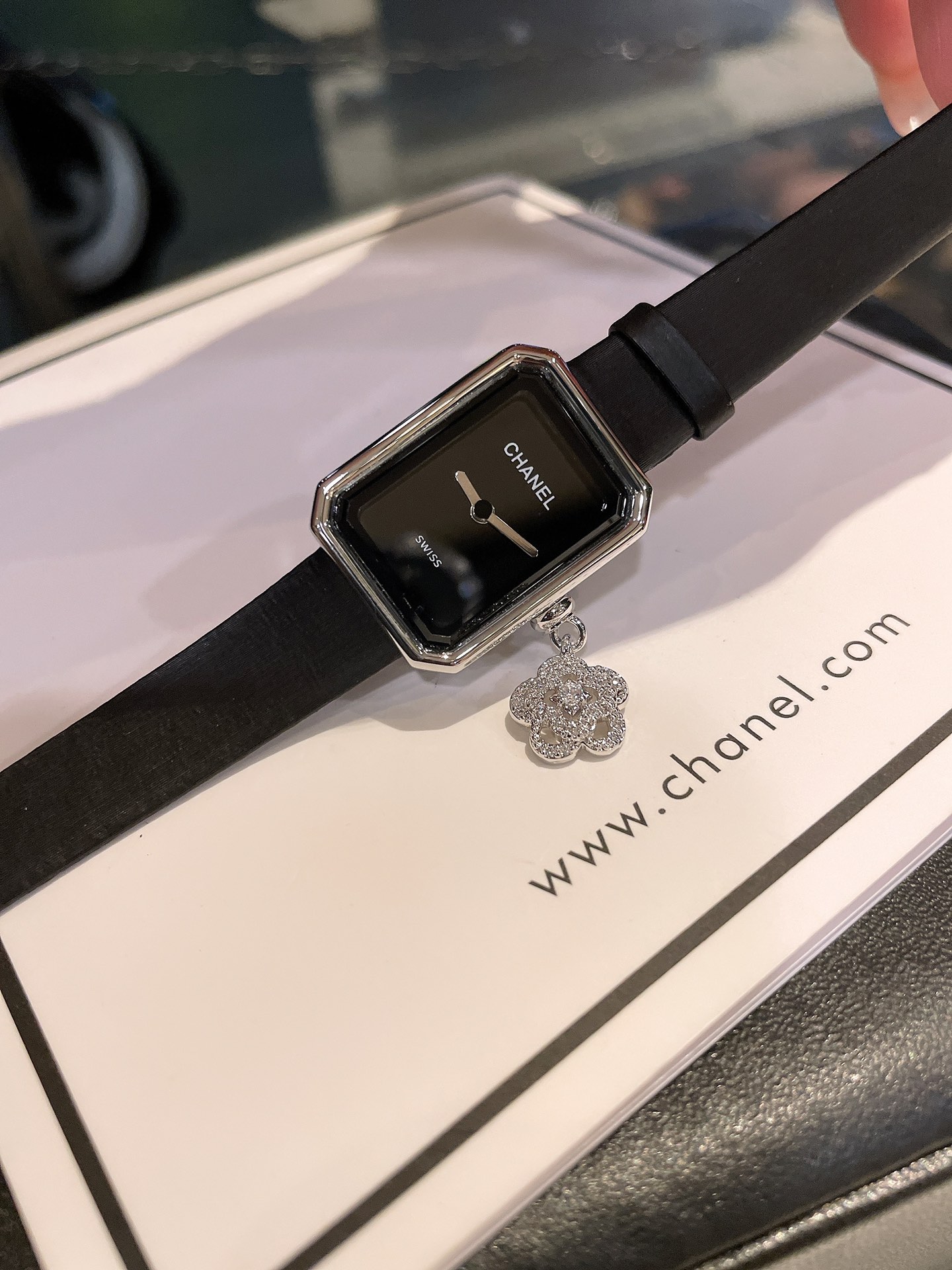Chanel Première Mini black case, black dial, black strap, silver bezel 19mm Women's Quartz