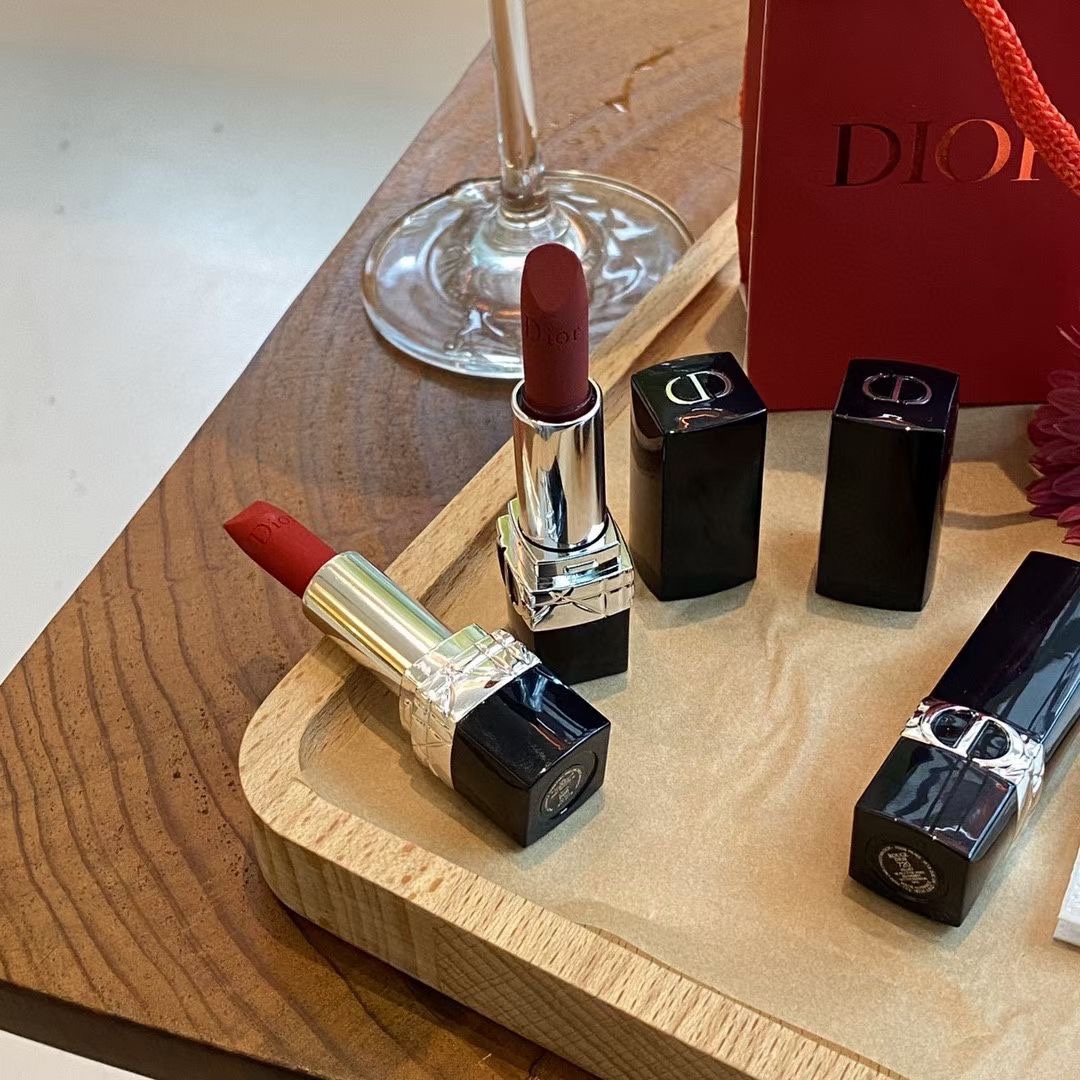 Dior Lipstick Gift Set - Exquisite Red Packaging, Perfect for Gifting 6 i1651475362 7214 4