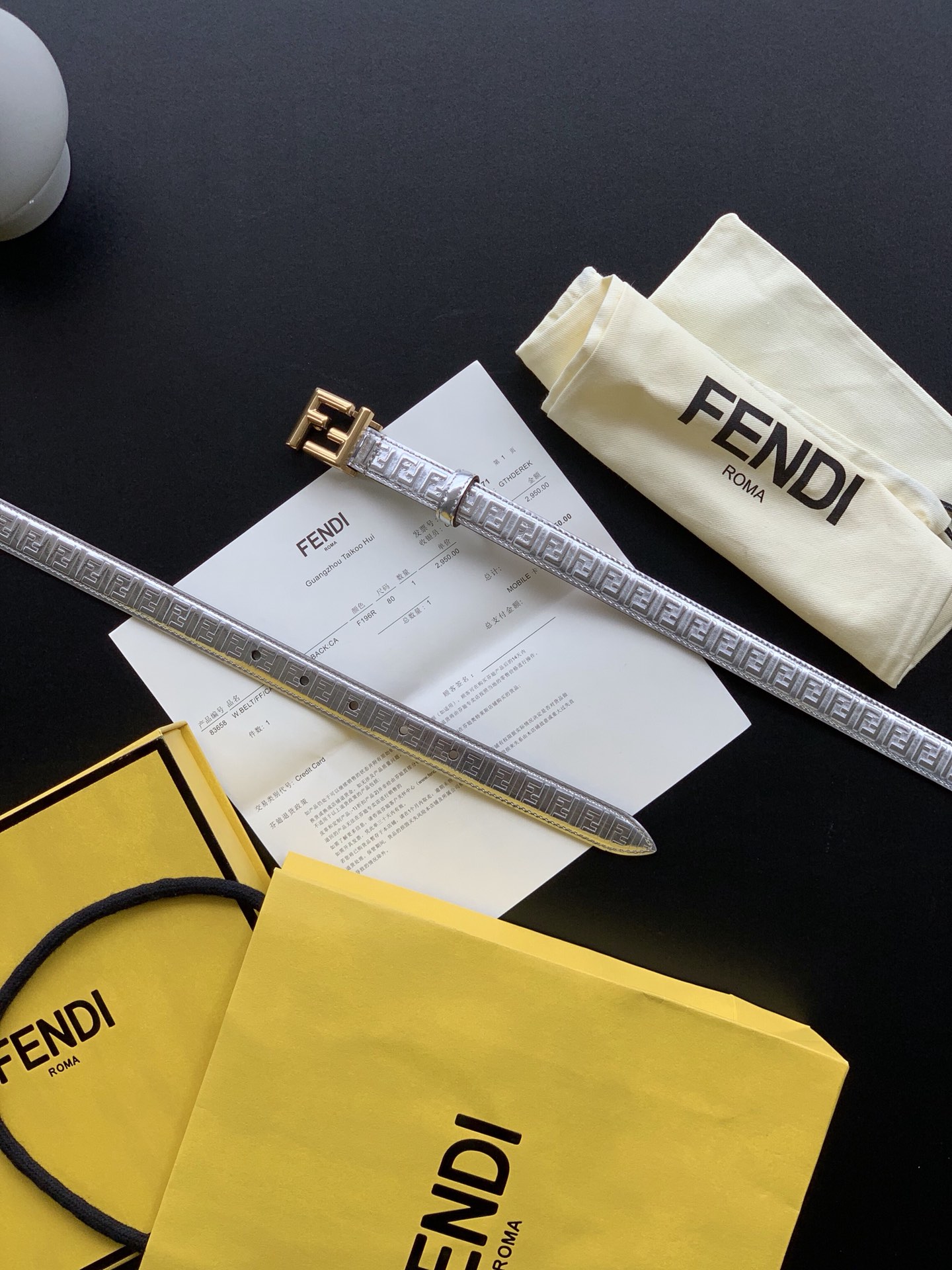 Fendi 五金做工精细 线条流畅 表面光滑 𝐙𝐏电镀工艺 香港通关【𝐇𝐀𝐀𝐒】 进口皮料
