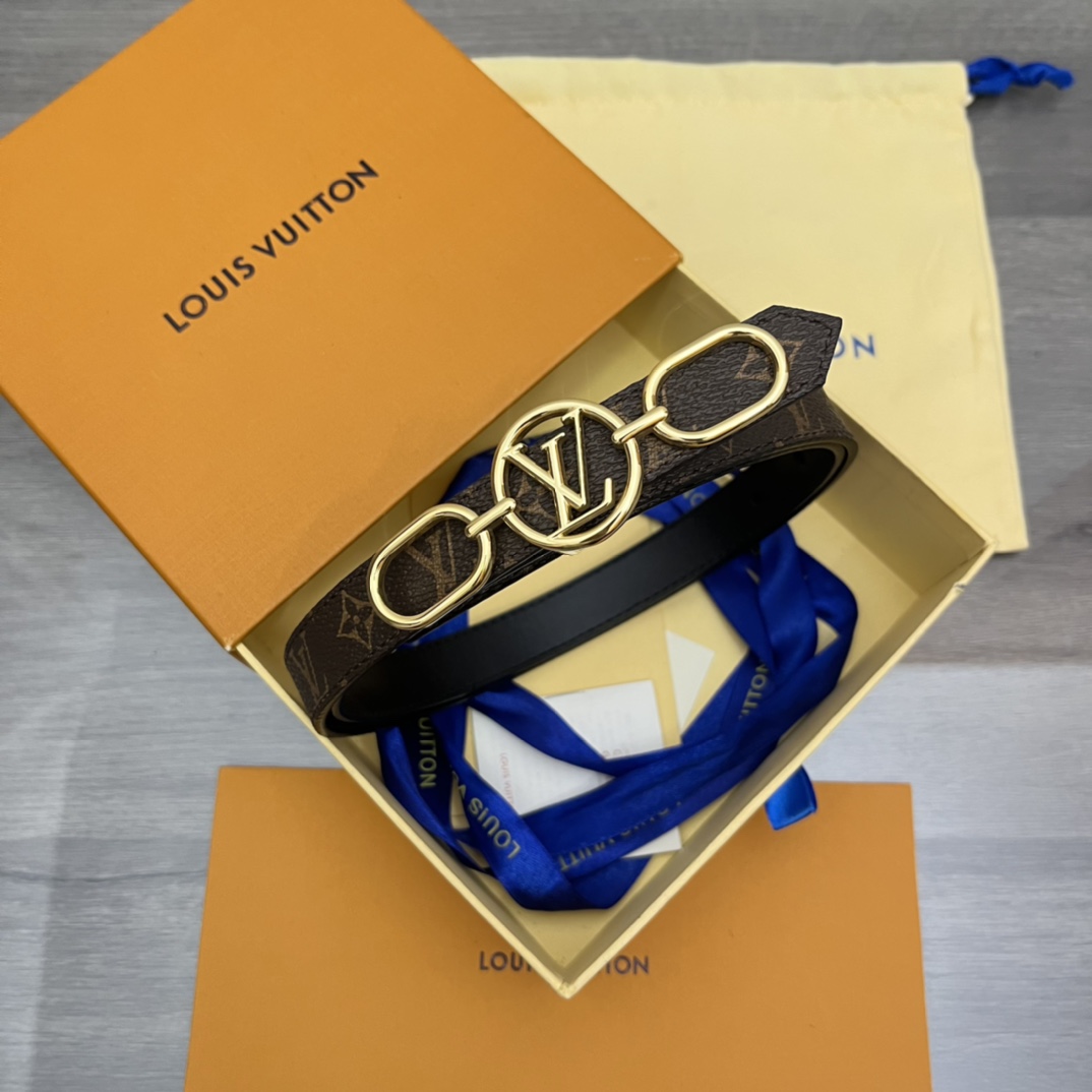 I5  Louis vuitton 路易威登 LV   皮带腰带：双面使用专柜质量、百分百头层牛皮、24k纯钢扣、送人自用首选、保证真皮 包装：请认准图片专柜包装、送打孔器 全套包装 宽度：2.0 cm 长度：国标cm-cm 不可以自行裁剪长度