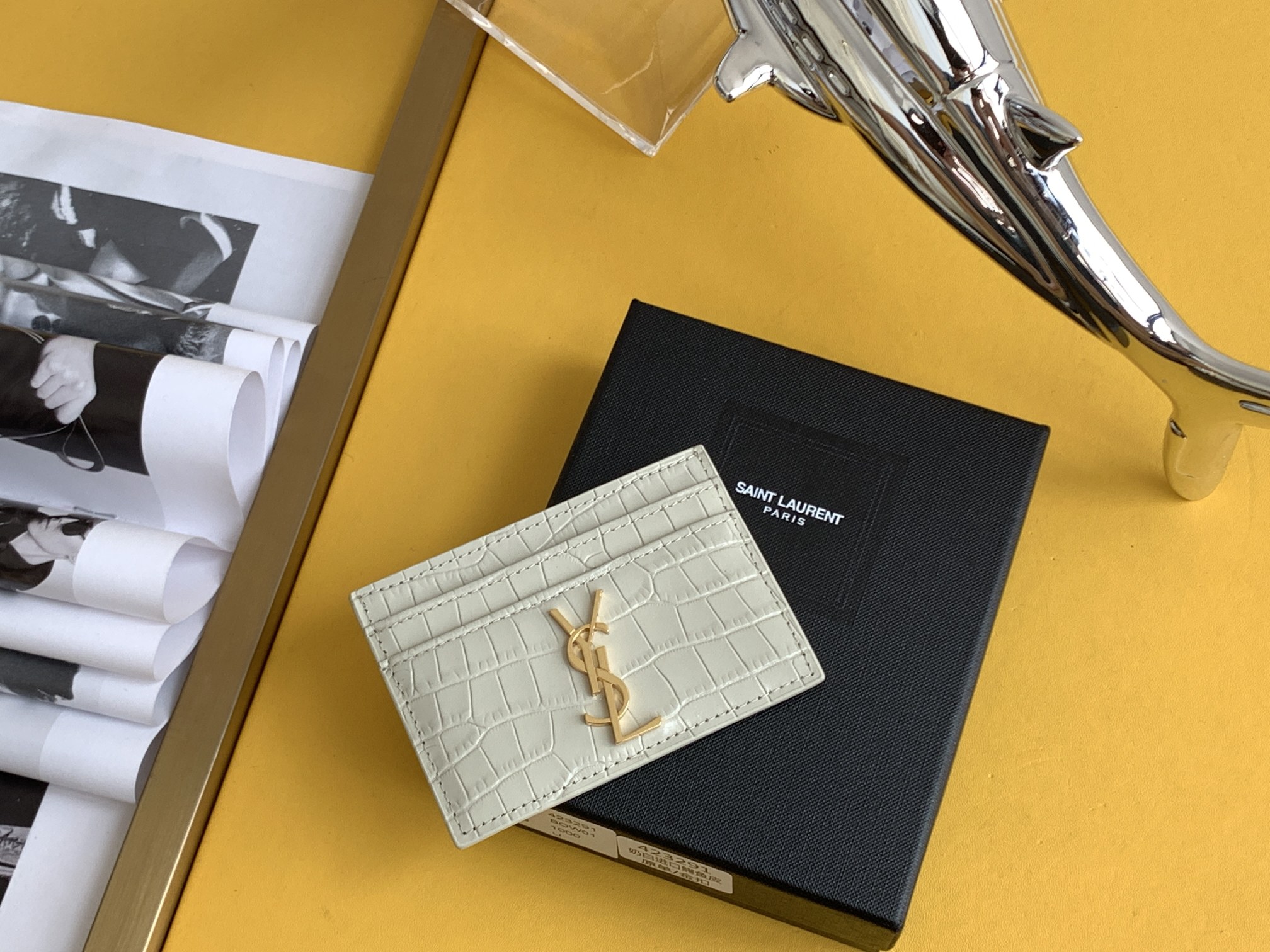 Crocodile pattern card holder metal interlocking jacquard embossed stitching gold hardware 5 card slots