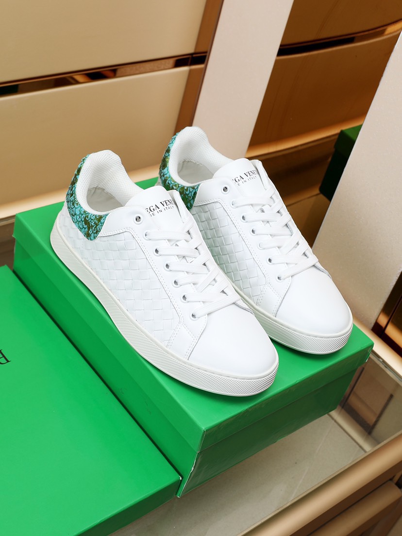 J0  Bottega Veneta  系列顶级代购🔍进口头层牛皮编织面，羊皮垫脚 网布内里环保♻️不掉色，💪鞋底：橡胶组合原厂特供原版大底⚠原厂跟单货🔍🔍可随意进出专柜，欢迎对比⚠