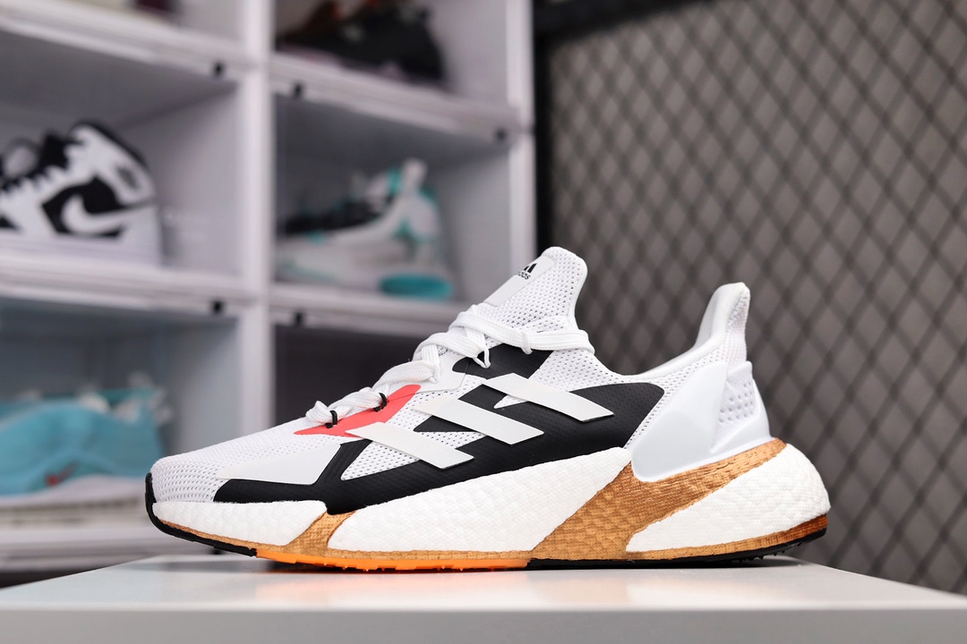 G0 公司级 AD Boost X F5 00L4 整体造型极具速度感 实拍首发鞋面以织面材质，搭配热固橡胶装饰，三角形贴面让鞋身呈现出满满的科技感与力量感。中底以夸张的前后掌厚度差呈现，锯齿状廓形，后跟向外大幅延伸，设计非常拉风×996MG