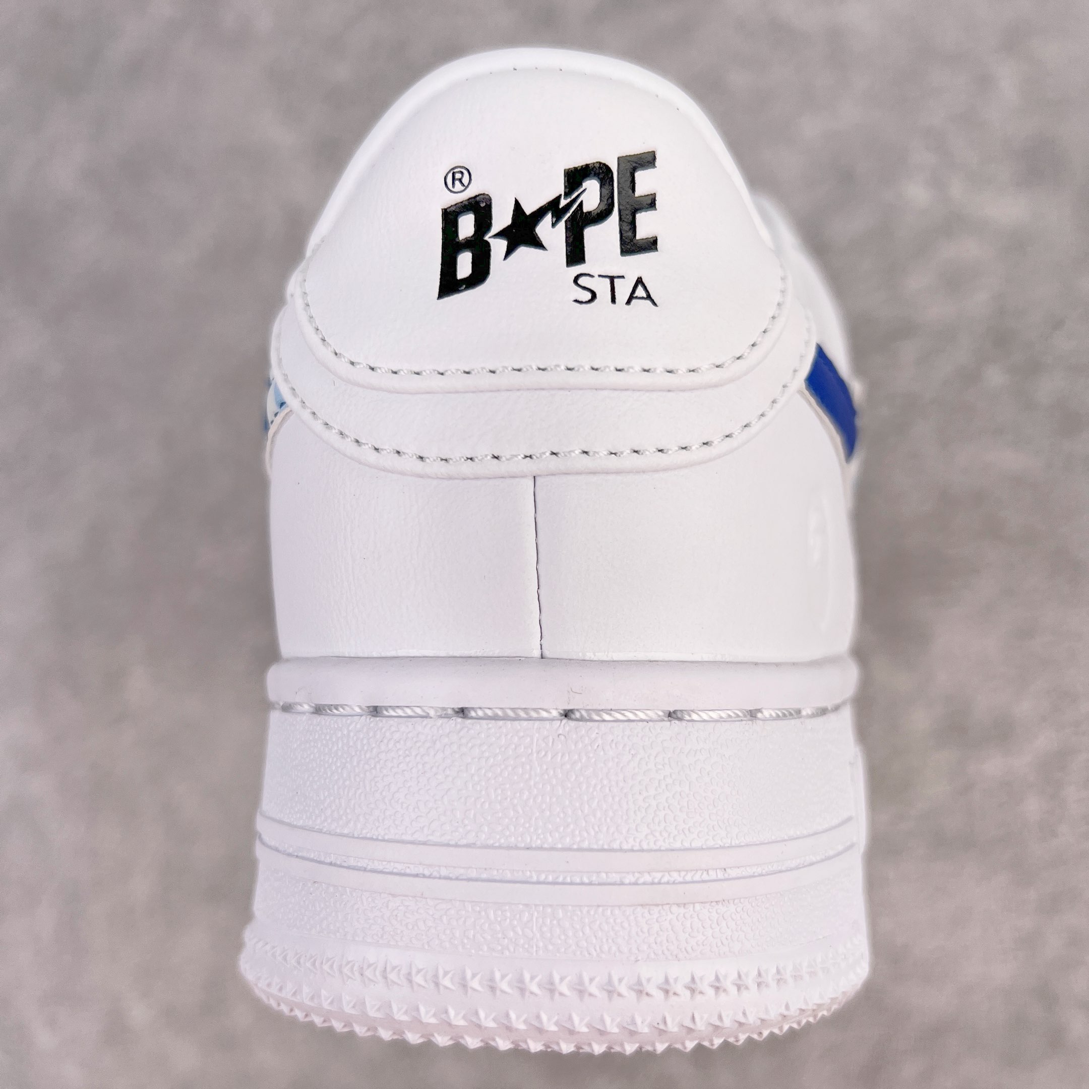 图片[8]-＃C版纯原 Bape Sta To Low 明星同款 猿人头经典漆皮低帮运动休闲板鞋 全套原纸板楦头开发 确保原汁原味 市场最完美低趴版型 一比一鞋头弧度高度鞋身弧度 外贸平台指定订单 匠心打造 开发时长超过半年 独家私模磨具冲刀加持 原厂特供皮料光泽色卡零偏差 内里均采用市场最好的超软原厂填充棉 原数据进口机台高频印压LOGO 最高QC检验标准 控制溢胶瑕疵 深浅定位均保持zp一致 中底嵌入Ortholite缓震材质 全套原包装 包含猿人logo 定制防尘袋 尺码：36 36.5 37 38 38.5 40 40.5 41 42 42.5 43 44 44.5 45 46-选品中心