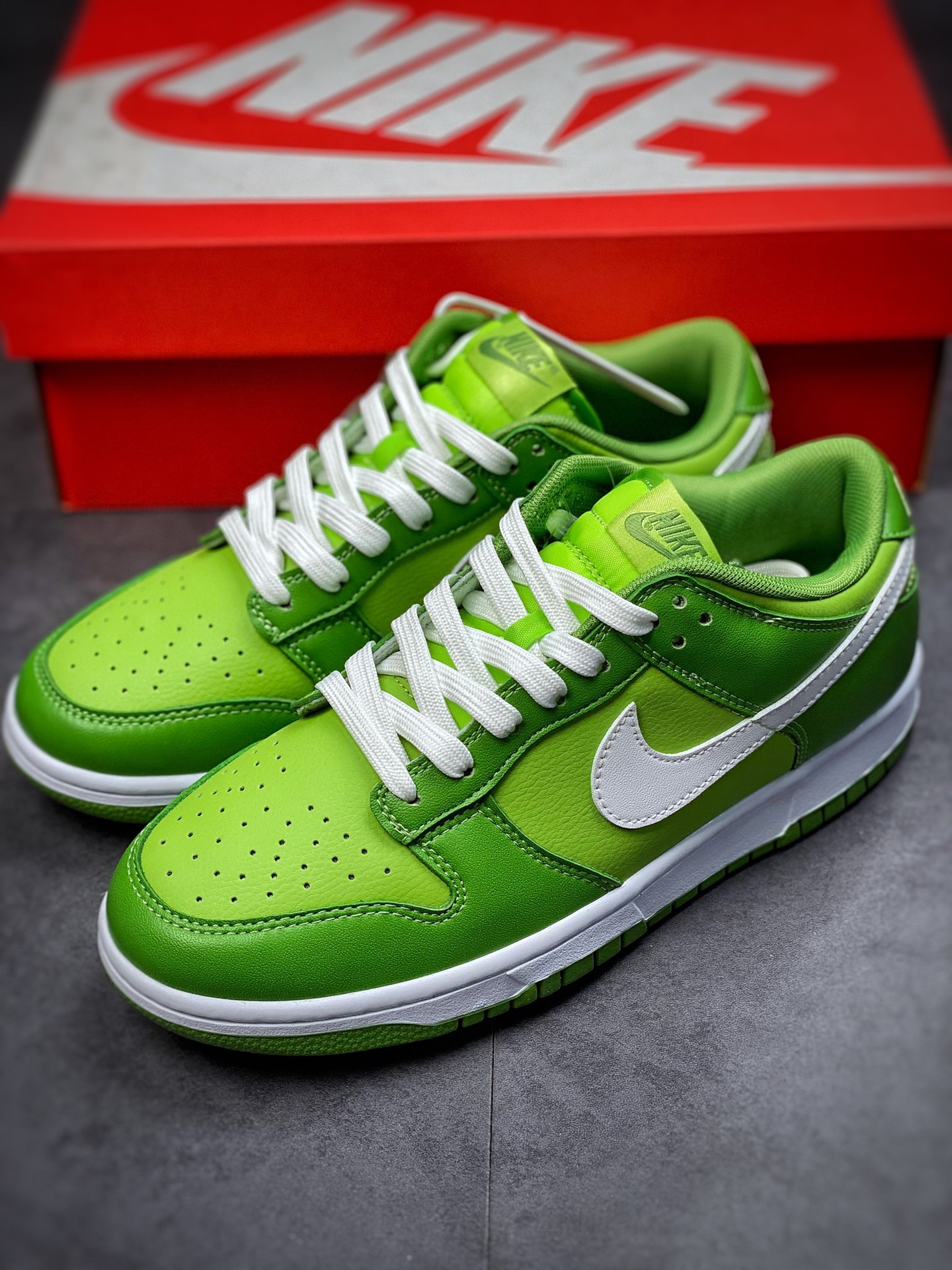 220 Nike Dunk SB Low 艳绿 实拍首发DJ6188-300