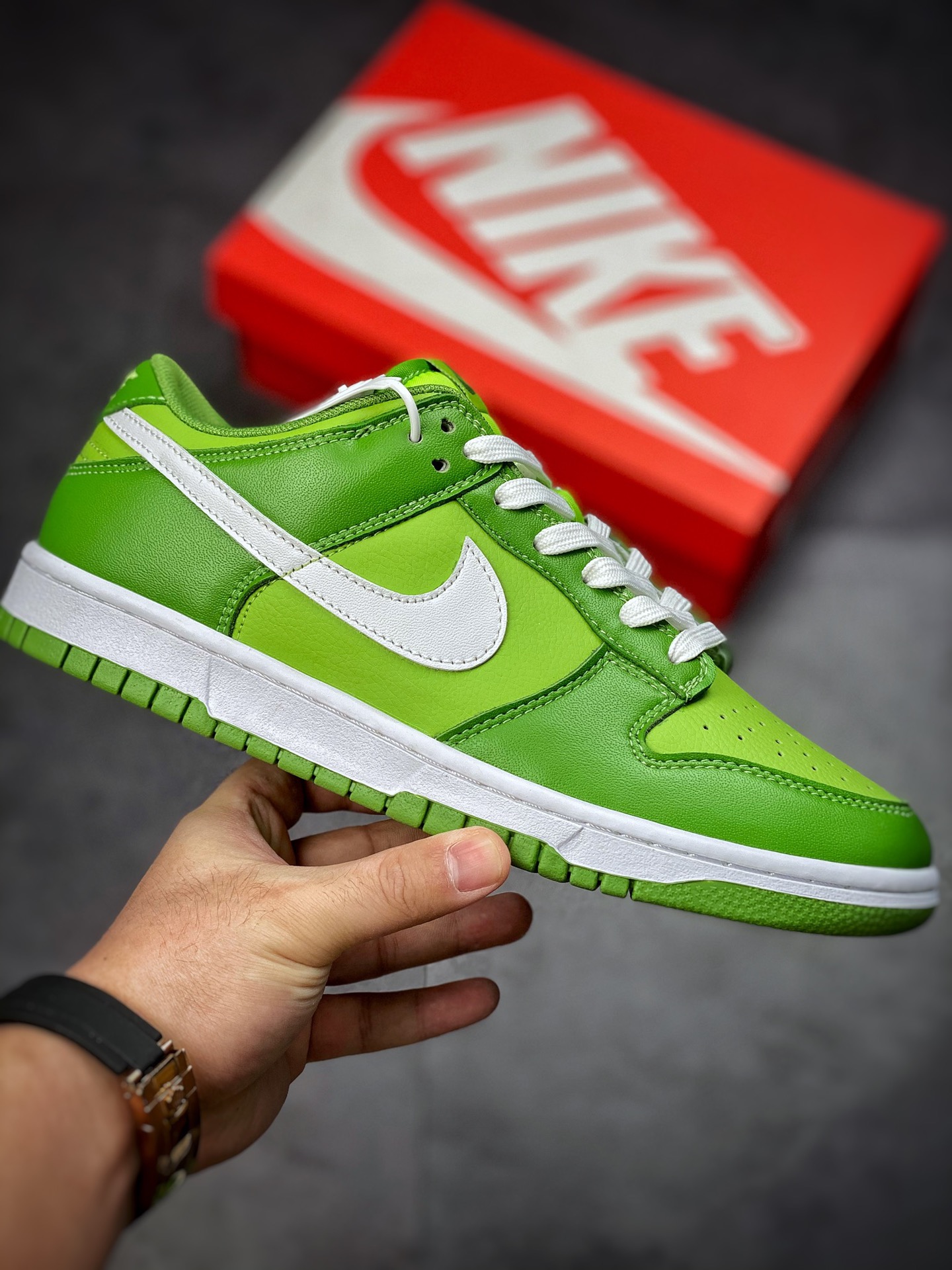 220 Nike Dunk SB Low 艳绿 实拍首发DJ6188-300