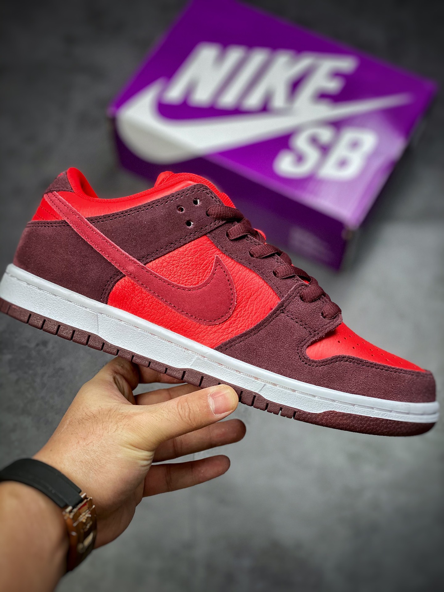 260 Nike SB Dunk Low ”Cherry” 樱桃 近日 Nike 一款名为”樱桃” DM0807-600