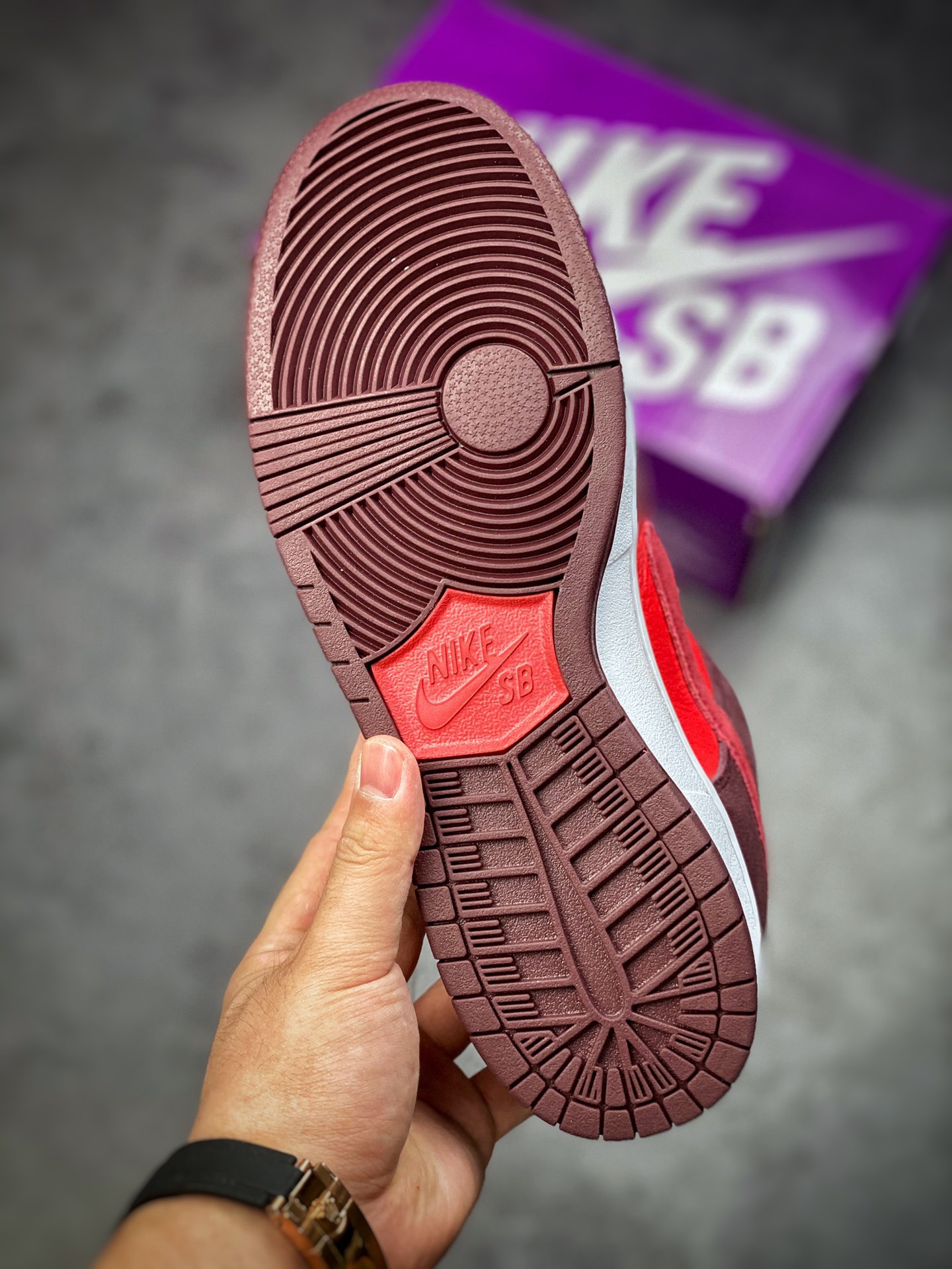 260 Nike SB Dunk Low ”Cherry” 樱桃 近日 Nike 一款名为”樱桃” DM0807-600
