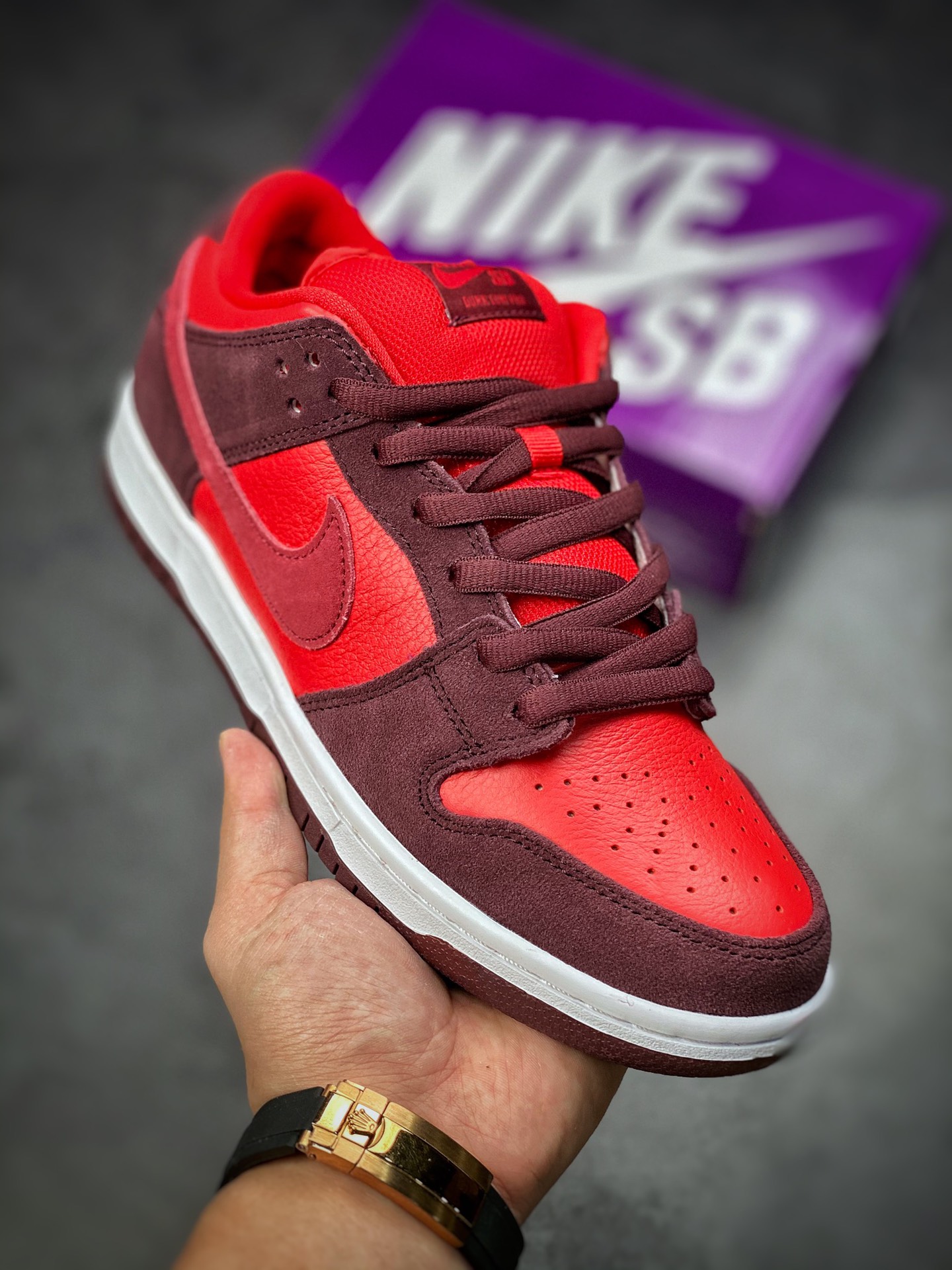 260 Nike SB Dunk Low ”Cherry” 樱桃 近日 Nike 一款名为”樱桃” DM0807-600