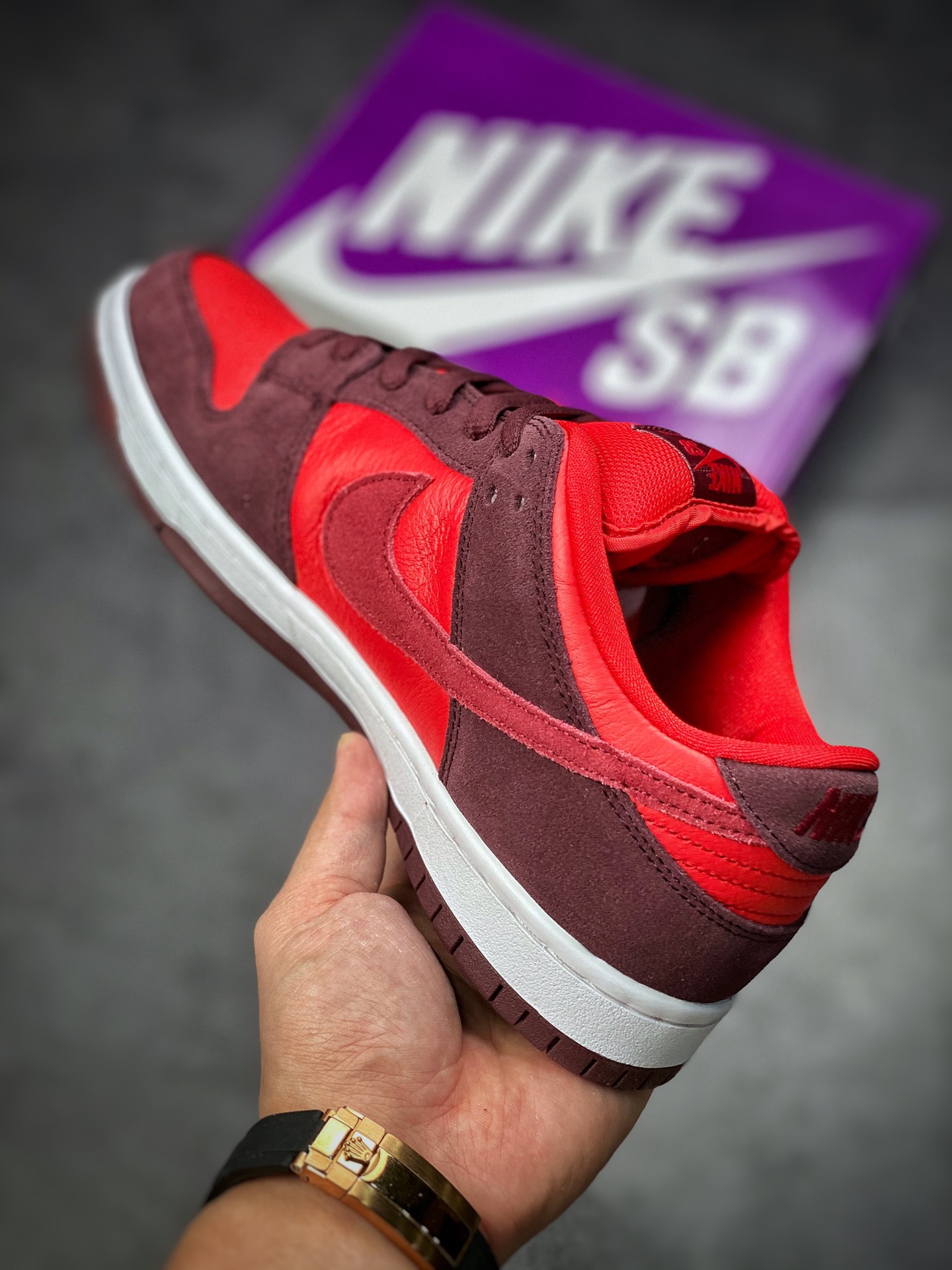 260 Nike SB Dunk Low ”Cherry” 樱桃 近日 Nike 一款名为”樱桃” DM0807-600
