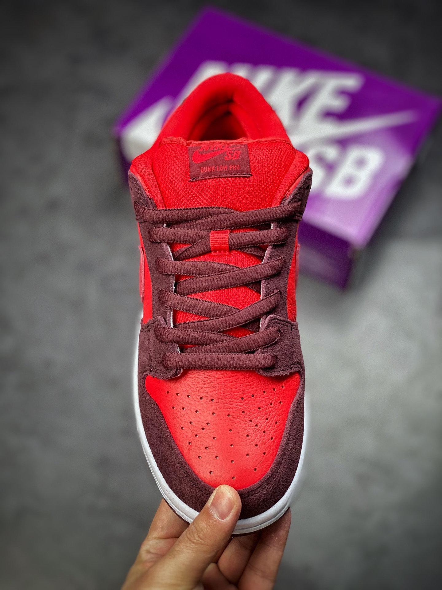 260 Nike SB Dunk Low ”Cherry” 樱桃 近日 Nike 一款名为”樱桃” DM0807-600