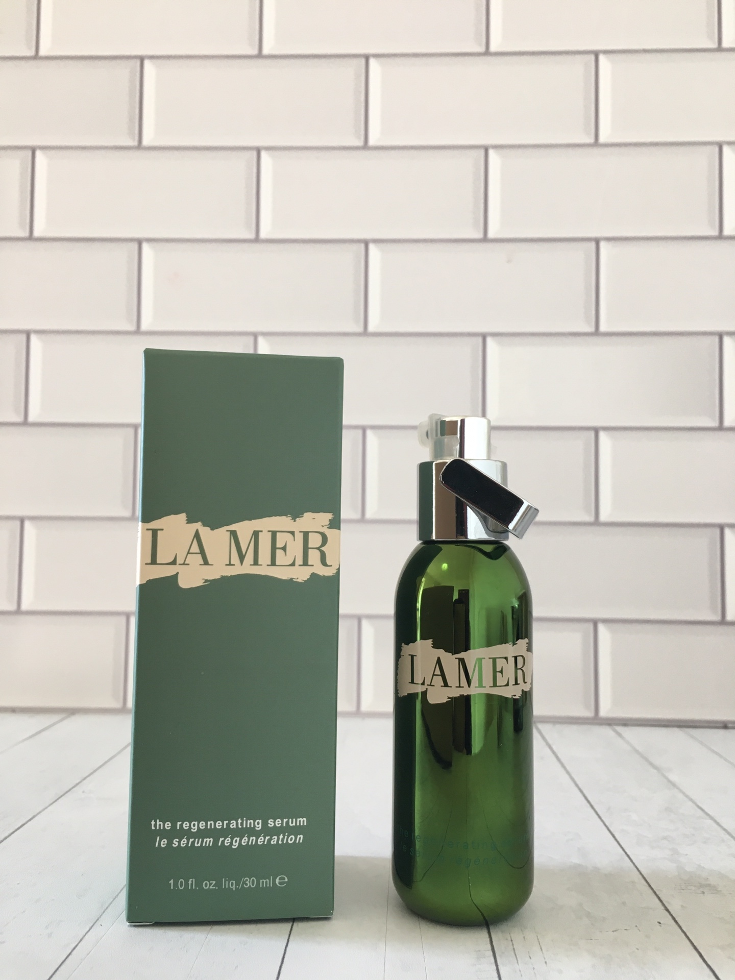 La Mer The Regenerating Serum, Anti-Aging, 1 fl oz/30 ml 2 i1651551861 8347 0