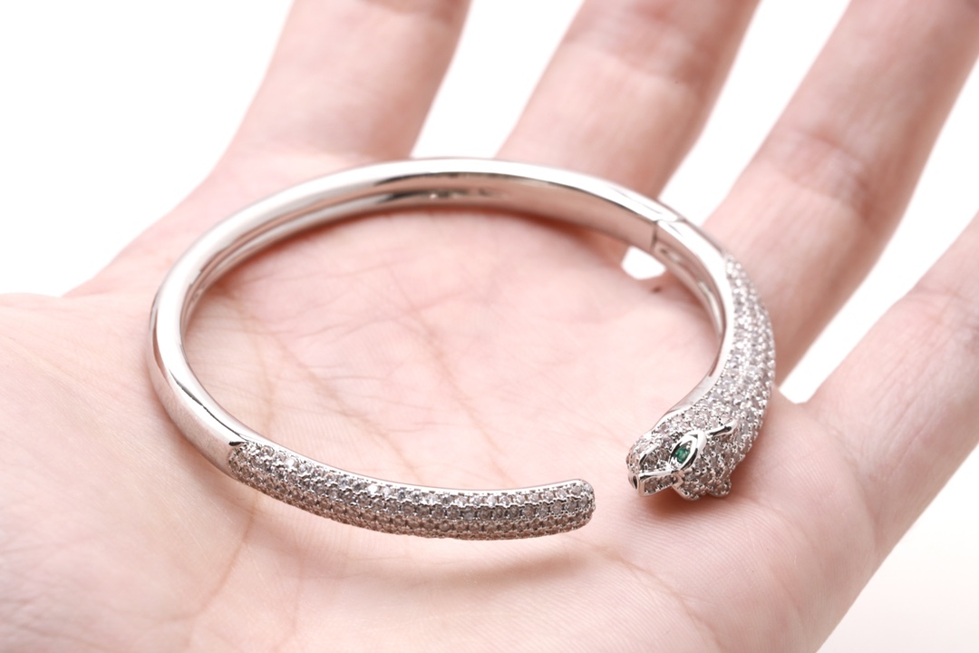 Cartier Cartier 高级珠宝系列 CNC手镶钻卡地亚细版半钻豹子手镯 均码17 超厚实 超霸气豹
