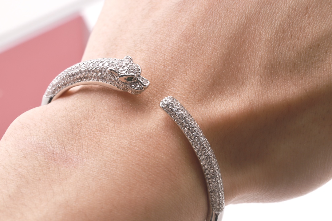 Cartier Cartier 高级珠宝系列 CNC手镶钻卡地亚细版半钻豹子手镯 均码17 超厚实 超霸气豹