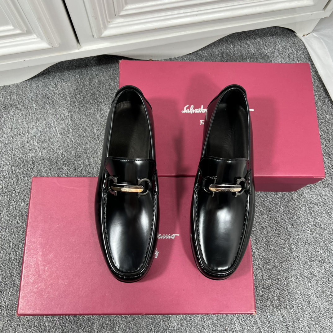 حذاء لوفر رجالي Salvatore Ferragamo أسود من الجلد الطبيعي