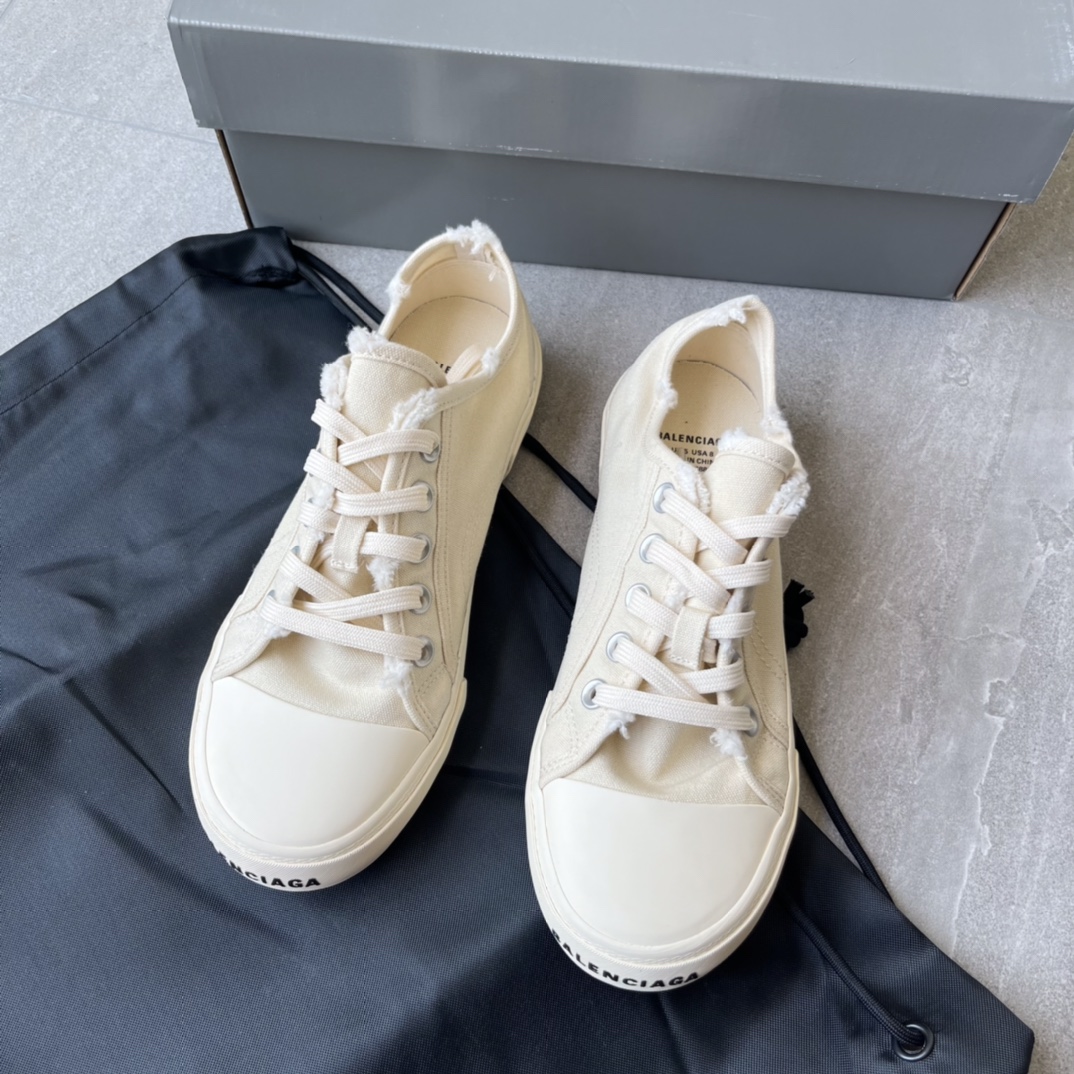 NO:408368,Top BALENCIAGA Balenciaga 22 summer new product PARIS wear and aging effect casual beige canvas shoes 8-hole strap upper back floating size toe edge printed with BALENCIAGA brand logo printed with 100% restored official configuration from inside to outside Top 36 37 38 39 40 41 42 43 44 45 46 (one size larger), casual shoes/sports shoes, balenciaga, balenciaga, sneakers19860909顶级BALENCIAGA巴黎世家22夏季新品PARIS磨损做旧效果休闲米白帆布鞋 8孔绑带鞋面背面浮印尺码鞋头边缘印有BALENCIAGA品牌标识大盒从里到外一切百分百还原官方配置 顶级专供碾压一切版本码数 36 37 38 39 40 41 42 43 44 45 46（偏大一个码）,休闲鞋/运动鞋,balenciaga,balenciaga,sneakers,Women's Shoes