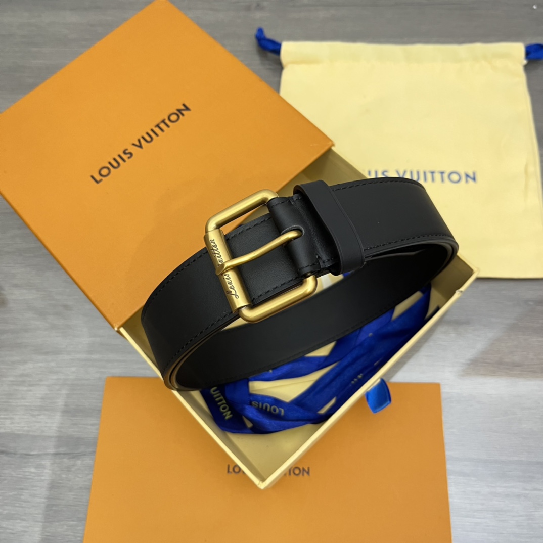 I0  Louis vuitton 路易威登 LV   皮带腰带：双面使用专柜质量、百分百头层牛皮、24k纯钢扣、送人自用首选、保证真皮 包装：请认准图片专柜包装、送打孔器 全套包装 宽度：3.5cm 长度：国标cm-cm 不可以自行裁剪长度