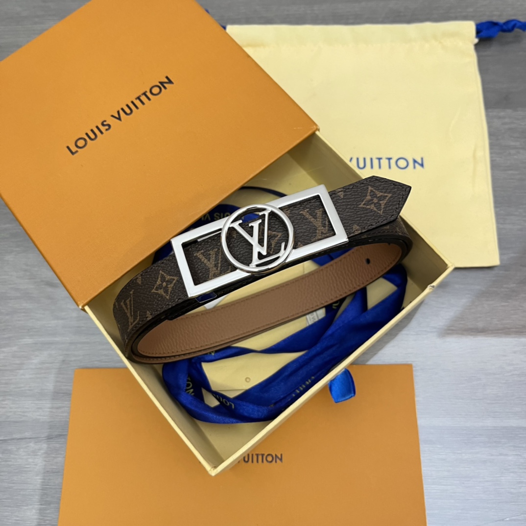 I0  Louis vuitton 路易威登 LV   皮带腰带：双面使用专柜质量、百分百头层牛皮、24k纯钢扣、送人自用首选、保证真皮 包装：请认准图片专柜包装、送打孔器 全套包装 宽度：2.0 cm 长度：国标cm-cm 不可以自行裁剪长度