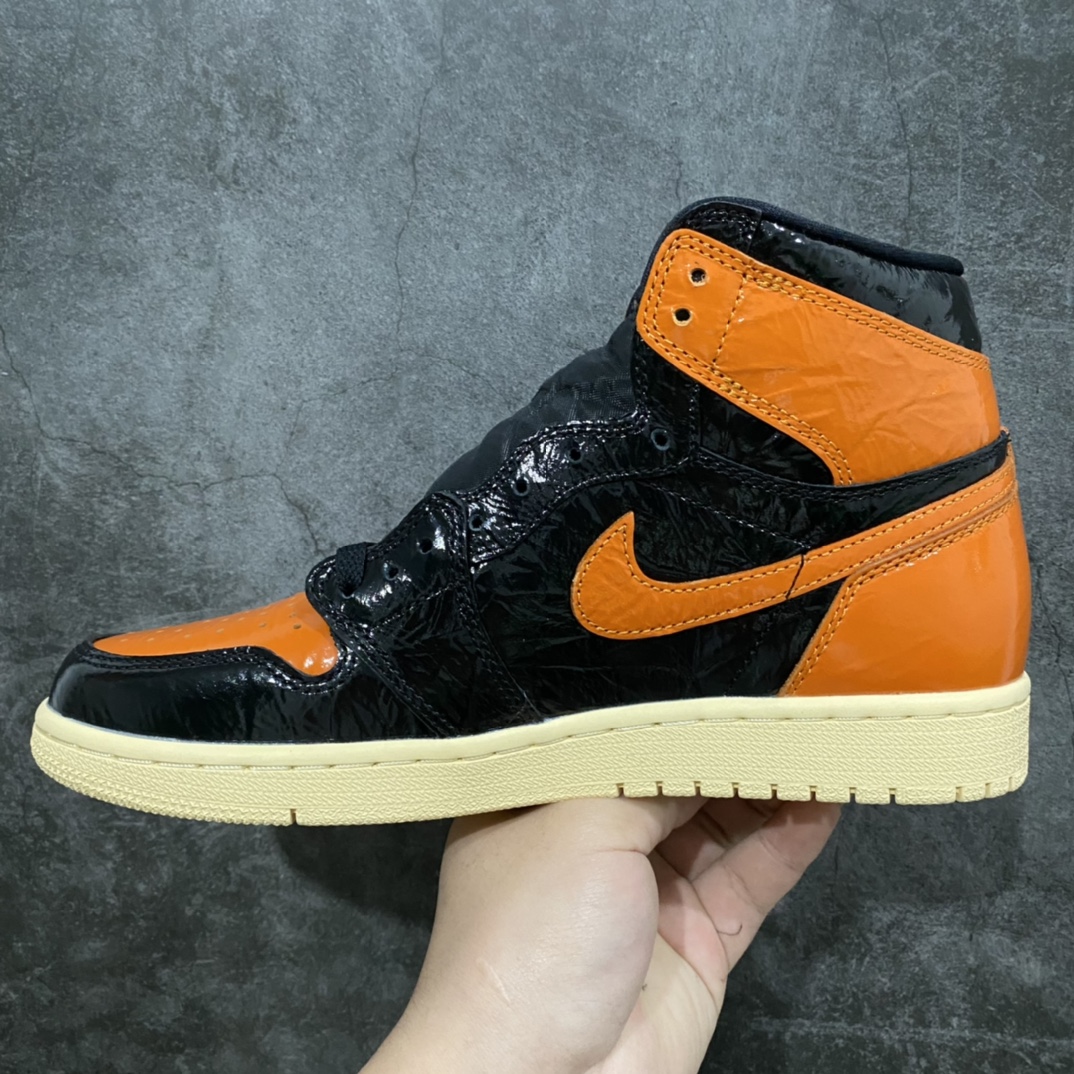 图片[2]-莞产纯原版本AJ1 猪油扣碎 全码补齐 全市场除了ljr版本外 最牛逼的版本 原厂皮料 正确鞋型 真心好的版本 价格合理 各位大佬零售高价此版本绰绰有余💪🏻 尺码：男码40.5-47.5 ，女码36-40齐全-选品中心