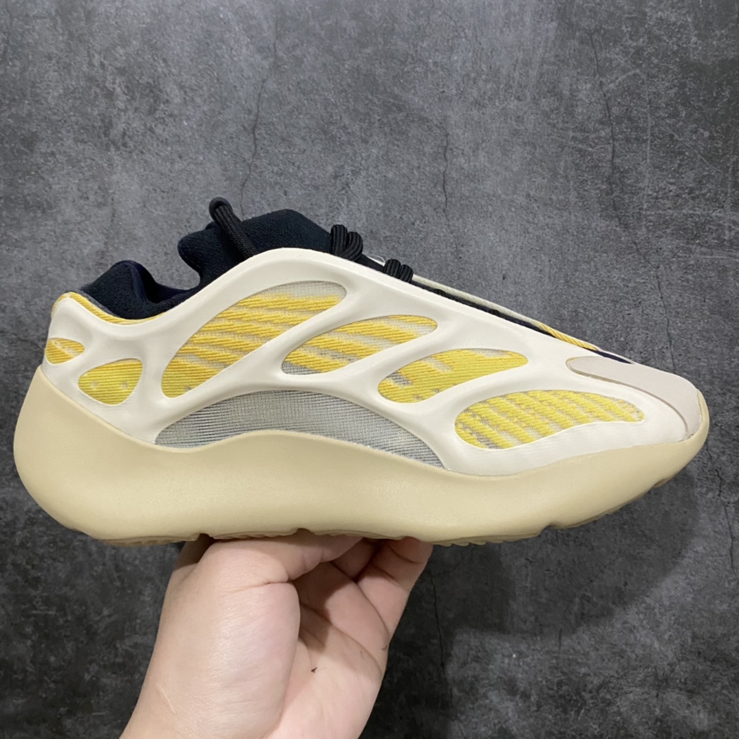 LW老汪版本Yeezy700v3红花籽G54853 随着G5的倒闭 其他版本陆续清货 老汪版的异形已经是目前市售最高版本了 实拍如下 不解释细节了,终端供货 尺码:36-47-选品中心