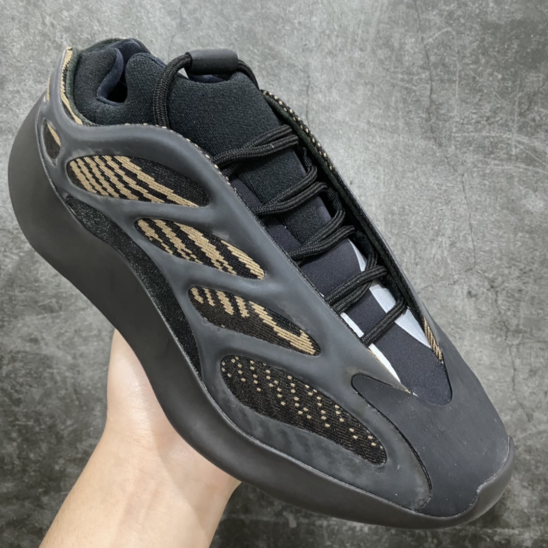 图片[3]-LW老汪版本Yeezy700v3黑铜GY0189 随着G5的倒闭 其他版本陆续清货 老汪版的异形已经是目前市售最高版本了 实拍如下 不解释细节了，终端供货 尺码：36-47-选品中心
