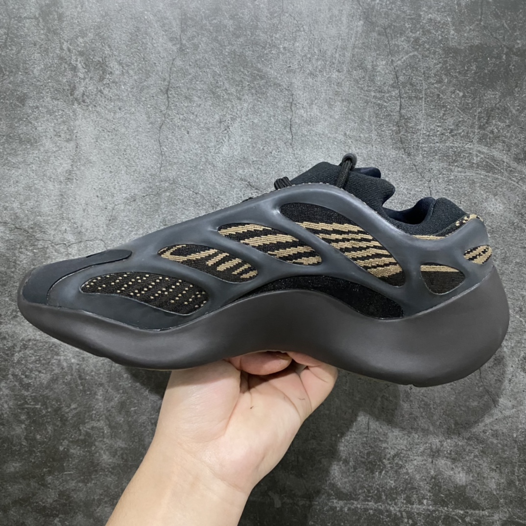 图片[2]-LW老汪版本Yeezy700v3黑铜GY0189 随着G5的倒闭 其他版本陆续清货 老汪版的异形已经是目前市售最高版本了 实拍如下 不解释细节了，终端供货 尺码：36-47-选品中心