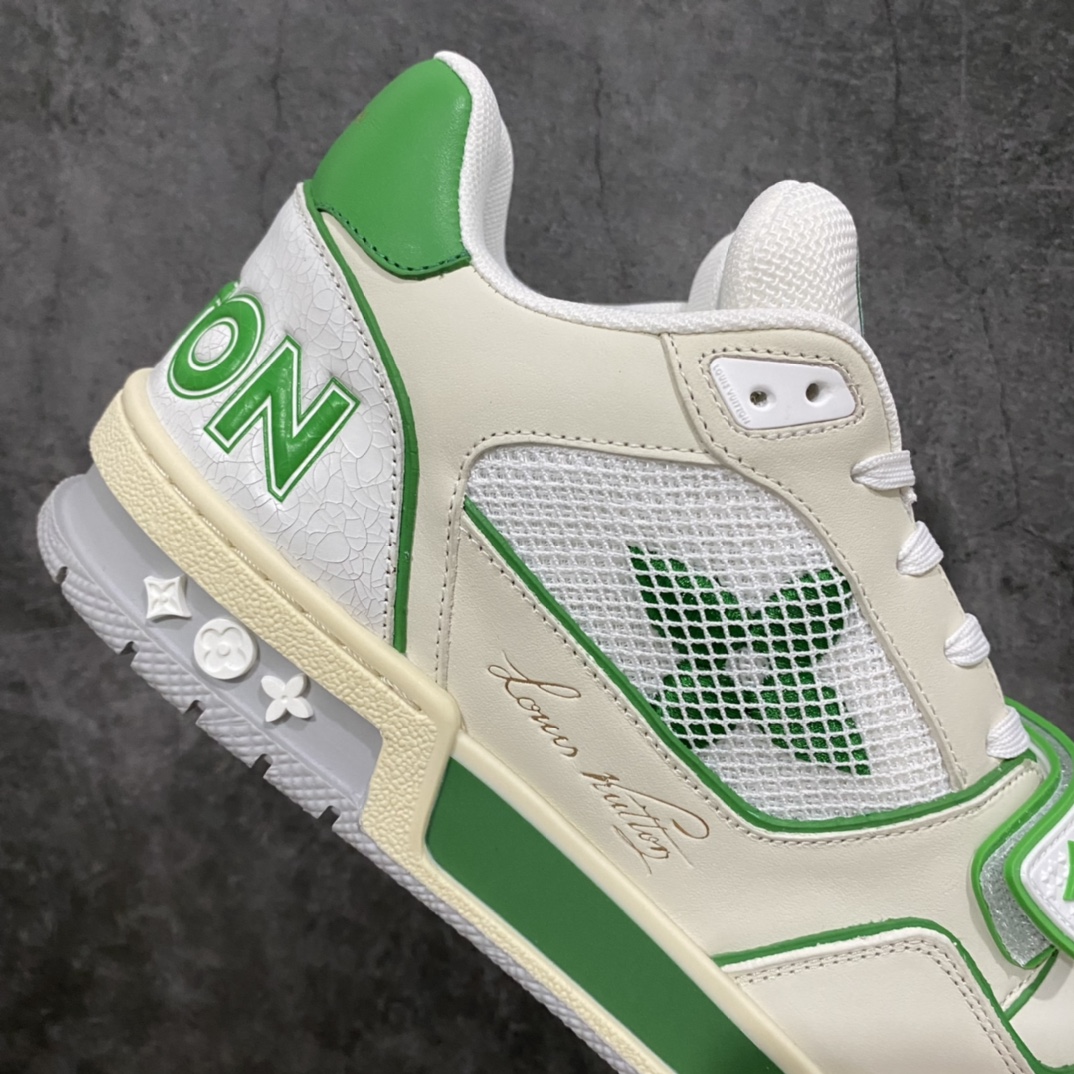 图片[8]-莞产最强版 LV Trainer白绿魔术贴 广州顶级版本 细节实拍如下所见即所得 非莆田档口货 可随意对比细节鞋型 无需过多文案描述 所有细节均可对标正品 原厂鞋舌尺码标 正确烫金字体 鞋舌厚度柔软度同步正品 原厂织麦标 一针一线纹路均同步正品 原厂刺绣立体饱满同步正品 原厂烫金手写logo 立体饱满有光泽 鞋头原厂皮料细腻柔软 原厂魔术贴 纹路清晰 原厂数据 字体粗细 大小光泽度同步正品 原厂空胶工艺 并非开胶同步正品 原厂中底布 logo清晰 原厂工艺爆裂效果 自然不刻意 一个后跟足矣秒杀所有 尺码：36-45-选品中心