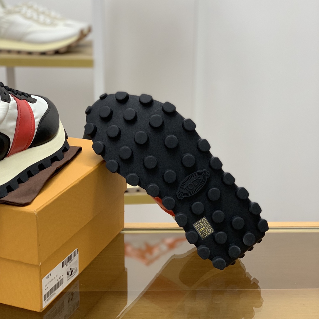 TODS托德斯   皮革拼尼龙布制成新款男士25K运动鞋