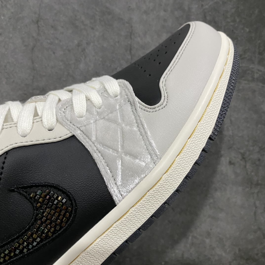 图片[6]-K版纯原 Air Jordan AJ1 Low 低帮系列 黑灰绸缎 DV1762-001 全新流水线出品 DT版本唯一平替选择 市场第二梯队最强版 全部原鞋开发 原楦原纸板开发 全鞋电脑针车 原厂内置全掌气垫 原盒内在原标 唯一Zp原版鞋带绑法 免检产品 全新2022版型 全头层皮料 完美零毛边处理 原厂配置全掌气垫 价格定位良心 几十个配色陆续出货 尺码：36 36.5 37.5 38 38.5 39 40 40.5 41 42 42.5 43 44 44.5 45 46-选品中心