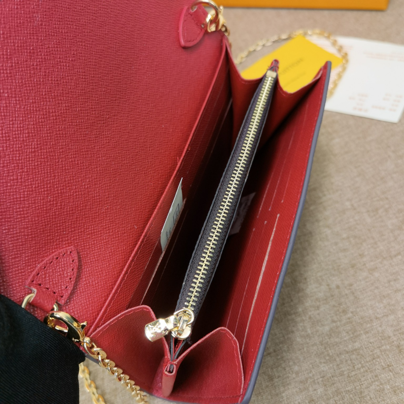 Damier Wallet - Open with Contents